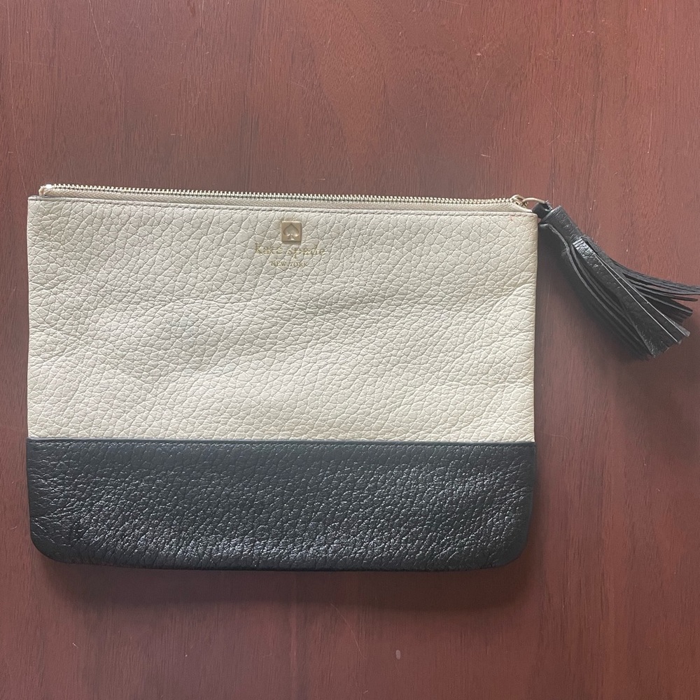 Kate Spade Porcelain White & Black Southport Avenue Gia Clutch with Tassel